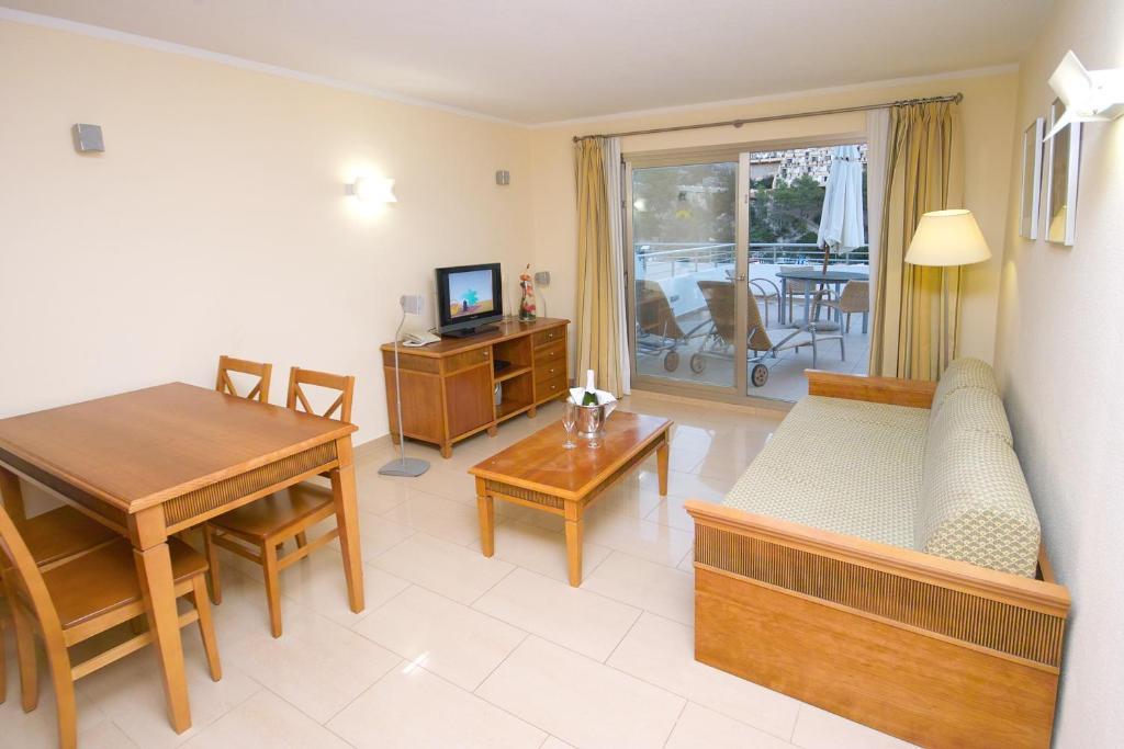 Apartamentos Balansat Port de Sant Miguel Δωμάτιο φωτογραφία